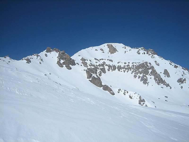 #2 Grand Aréa : Les pentes sud ont l Grand Aréa : Les pentes sud ont l'air en conditions mais j'ai fait l'aller retour par l'arete sud.