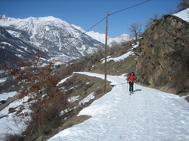 #1 Départ pour le Gd Aréa : 1500m-on chausse à la voiture Départ pour le Gd Aréa : 1500m-on chausse à la voiture