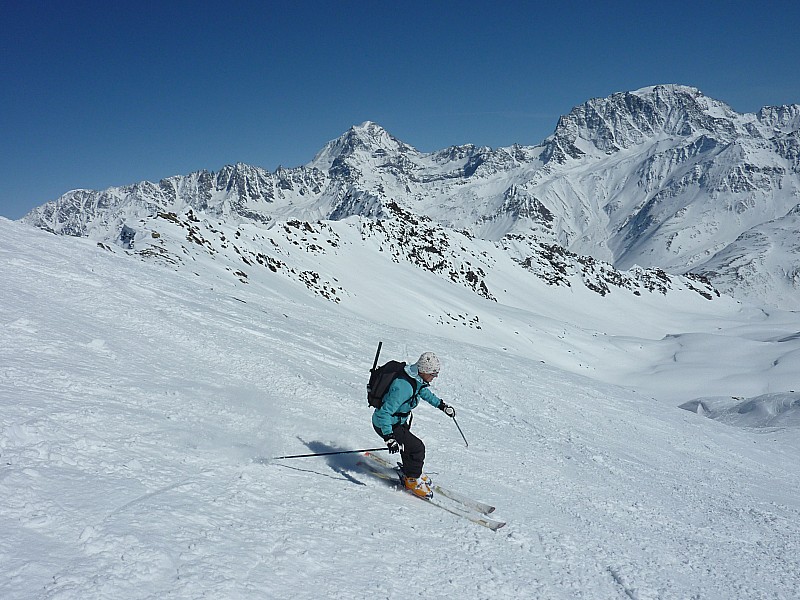 #4 Cécile au départ : Face au Grand Combin et Vélan Cécile au départ : Face au Grand Combin et Vélan