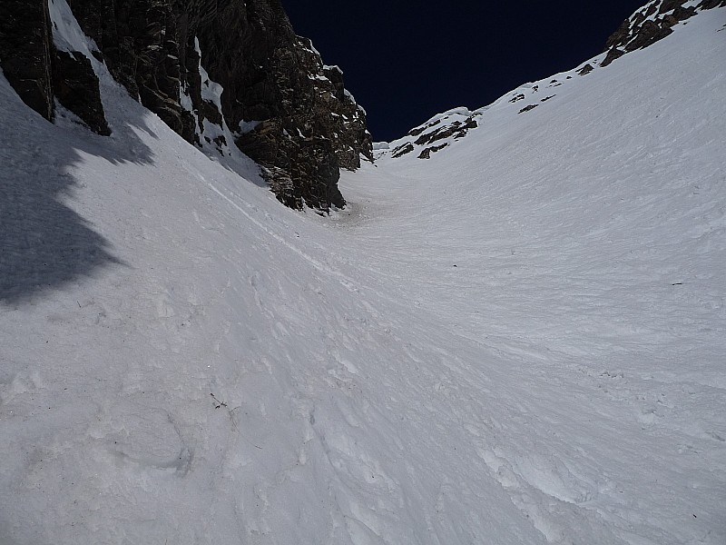 #9 couloir sud : la rive droite n couloir sud : la rive droite n'est pas large mais c'est bon!!