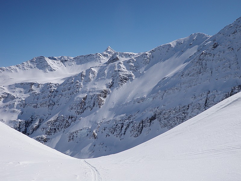 #1 le vélan dépasse à peine : dans la montée au six blanc le vélan dépasse à peine : dans la montée au six blanc