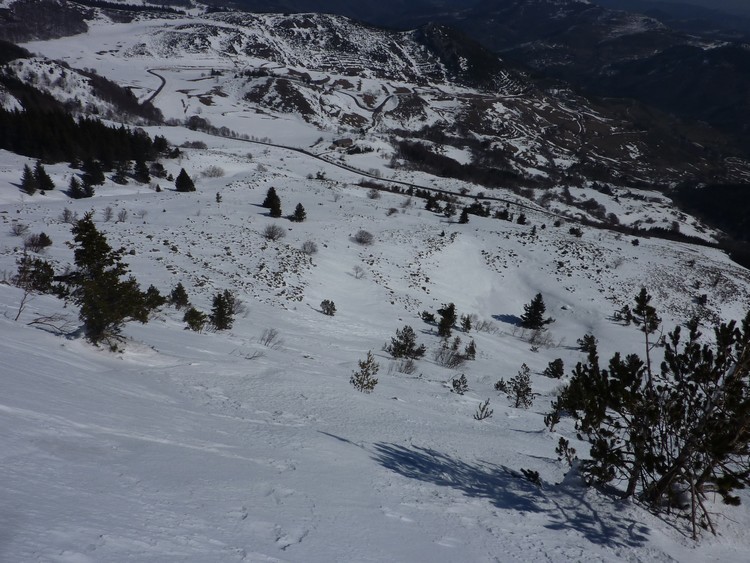 #4 Mézenc : Descente du triangle E...y a plus qu Mézenc : Descente du triangle E...y a plus qu'à laisser glisser jusqu'à la voiture.