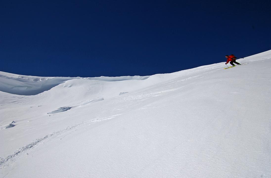 #8 Premiers virages 2010 : Premiers virages de descente rando pour Bruno en 2010. Prudent et efficace. Premiers virages 2010 : Premiers virages de descente rando pour Bruno en 2010. Prudent et efficace.