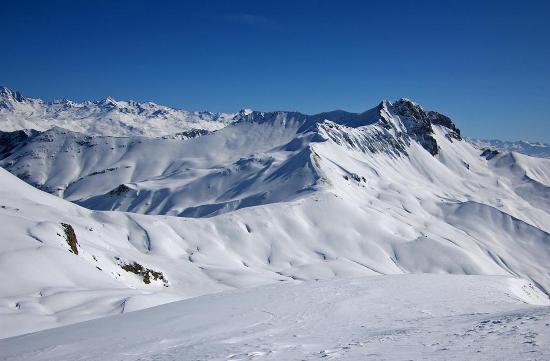 #12 Pointe du Vallon / Encombres : A notre gauche, des grands espaces enneigés... en direction des Encombres. Pointe du Vallon / Encombres : A notre gauche, des grands espaces enneigés... en direction des Encombres.