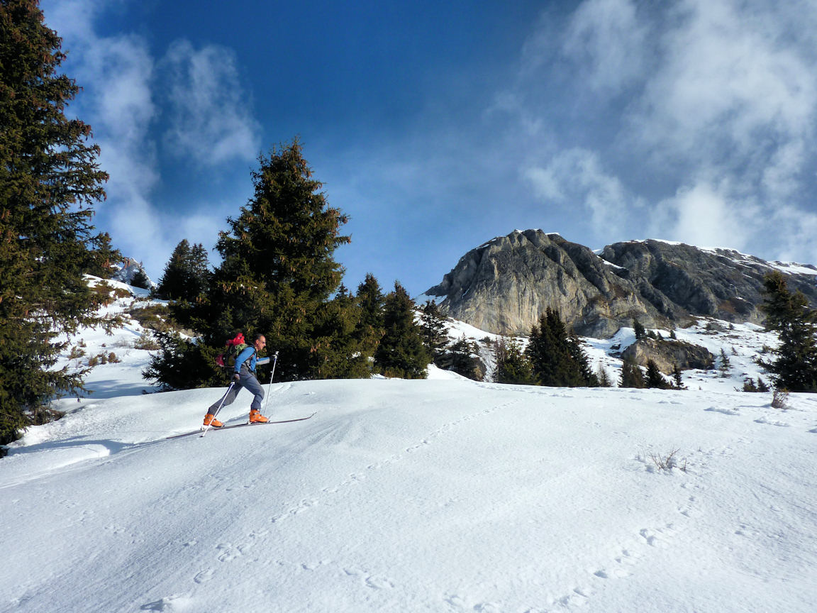 #1 Rochers de la Fesse : Grace au bon enneigement, nous avons pu monter en rive gauche du ruisseau de Burrel. Rochers de la Fesse : Grace au bon enneigement, nous avons pu monter en rive gauche du ruisseau de Burrel.