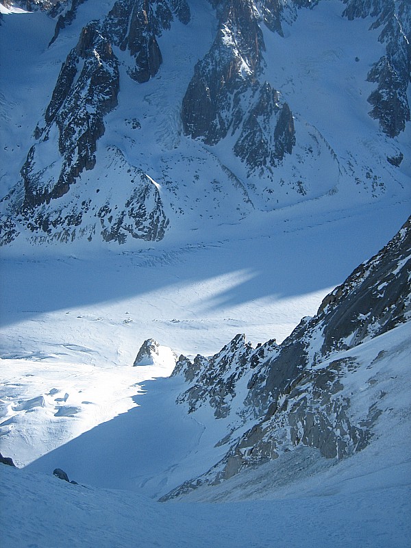 #2 Dans le couloir : Le couloir est long, long,... Dans le couloir : Le couloir est long, long,...