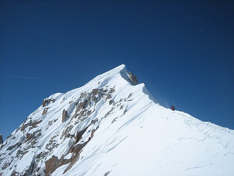 #5 Le sommet de la Verte : Le sommet de la Verte vu depuis le haut du couloir Whymper Le sommet de la Verte : Le sommet de la Verte vu depuis le haut du couloir Whymper
