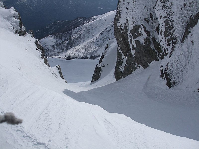 #5 Couloir est : Entrée du petit couloir sous le sommet. Couloir est : Entrée du petit couloir sous le sommet.