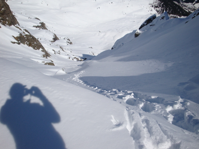 #2 Du col, le couloir NE : encore en poudreuse en haut Du col, le couloir NE : encore en poudreuse en haut