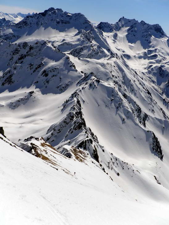 Plein sud : ça chauffe pas mal et c'est raide...vivement le vent là haut!