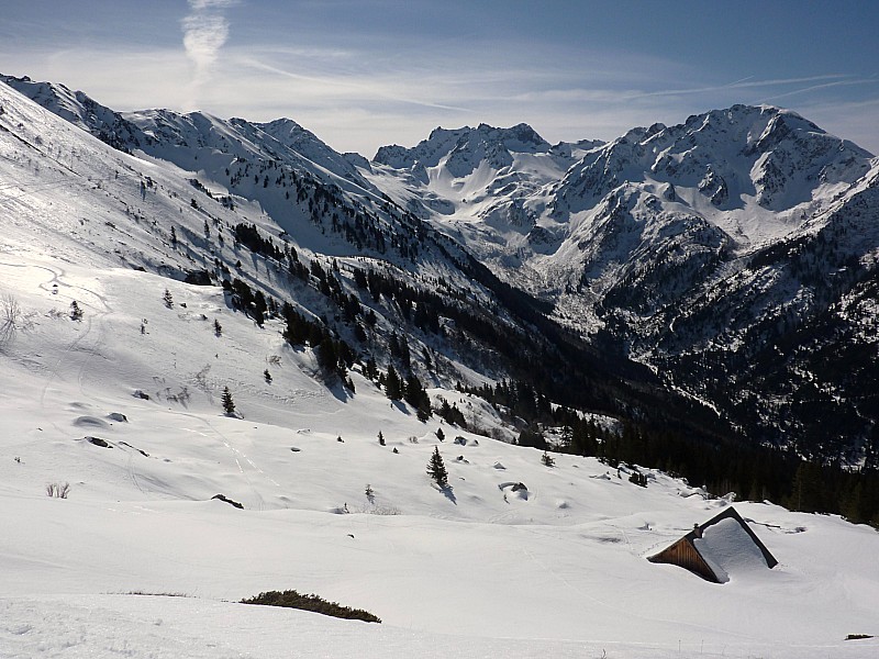 Refuge de la Perrière : A la montée il vaut mieux passer par le refuge et ne pas trop déniveler ensuite car si on passe trop haut il y a des redescentes et des ravines pas faciles à franchire.