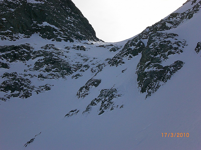 #5 Davin : La sortie rive droite ( 2 traces de ski dedans) Davin : La sortie rive droite ( 2 traces de ski dedans)