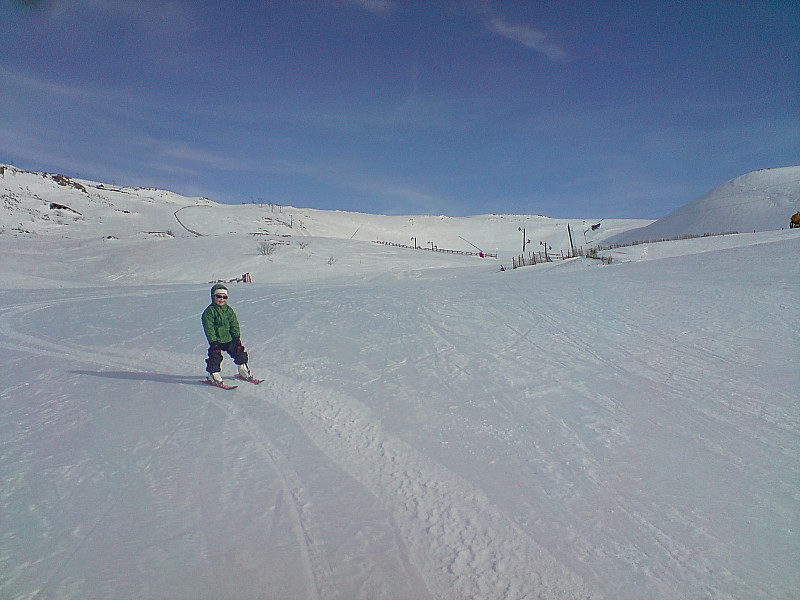 #10 Descente : les pistes dammées juste pour la demoiselle, grands espaces et pas de risque de collision avec des hurluberlus Descente : les pistes dammées juste pour la demoiselle, grands espaces et pas de risque de collision avec des hurluberlus