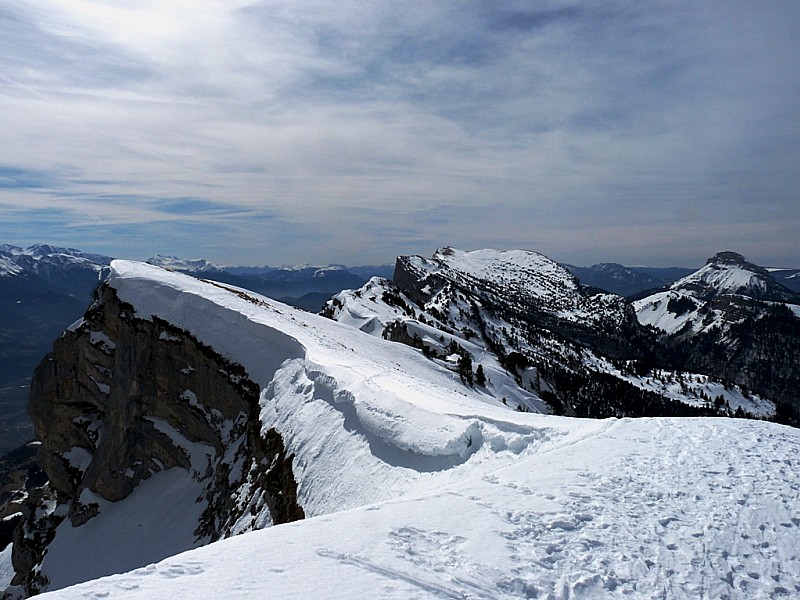 #4 Corniche des crêtes : avec vue sur le sud. Corniche des crêtes : avec vue sur le sud.