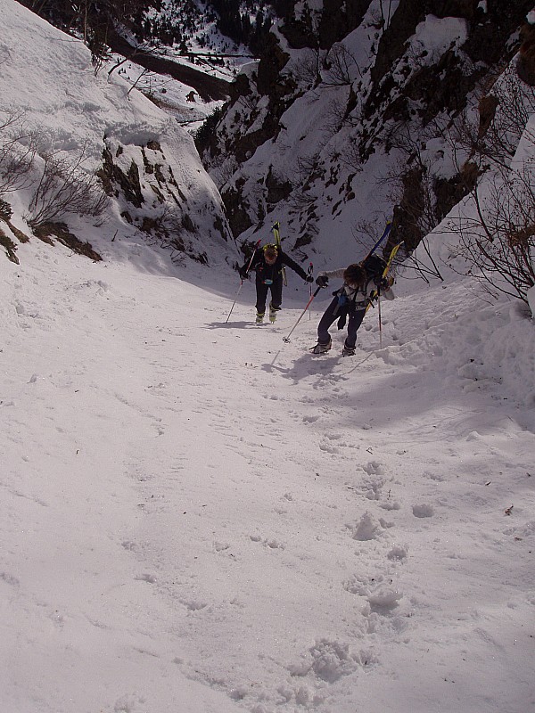 #2 le grepets : dans le premier couloir, crampons nécessaires le grepets : dans le premier couloir, crampons nécessaires