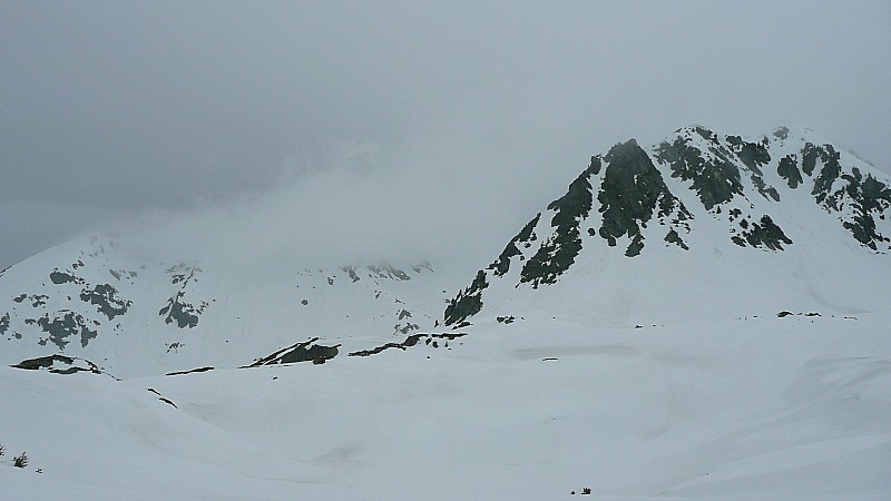 #8 Au-dessus du Col 2197m ... : ... vers le Pas du Pin (là, la pluie redouble) Au-dessus du Col 2197m ... : ... vers le Pas du Pin (là, la pluie redouble)