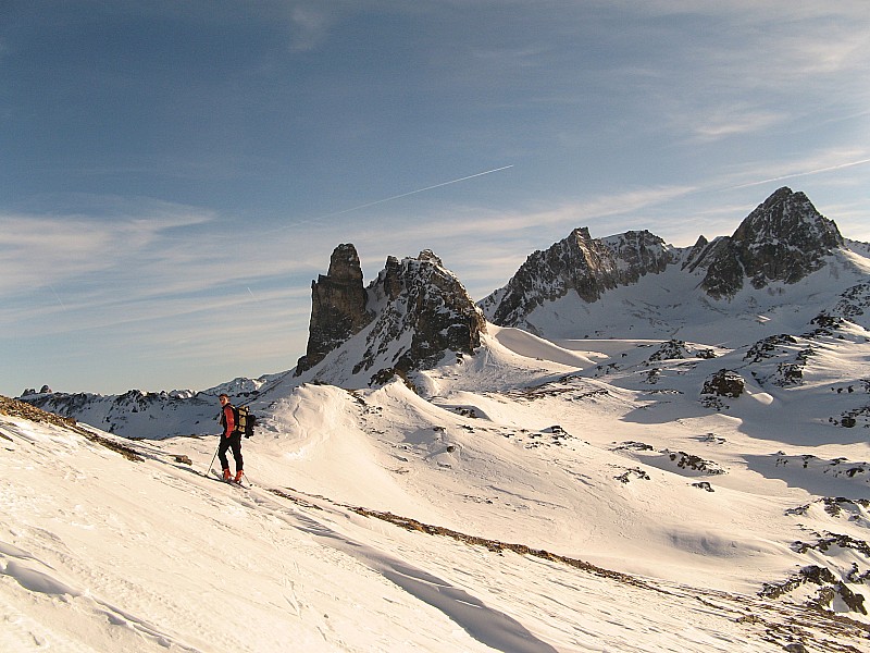 #5 Col des Bataillères : - Fin de la dernière montée du jour avant la descente sur le refuge du Mont Thabor
- Au milieu, le Cheval Blanc
- Au fond, au centre, col du Pic du Thabor pour demain Col des Bataillères : - Fin de la dernière montée du jour avant la descente sur le refuge du Mont Thabor
- Au milieu, le Cheval Blanc
- Au fond, au centre, col du Pic du Thabor pour demain