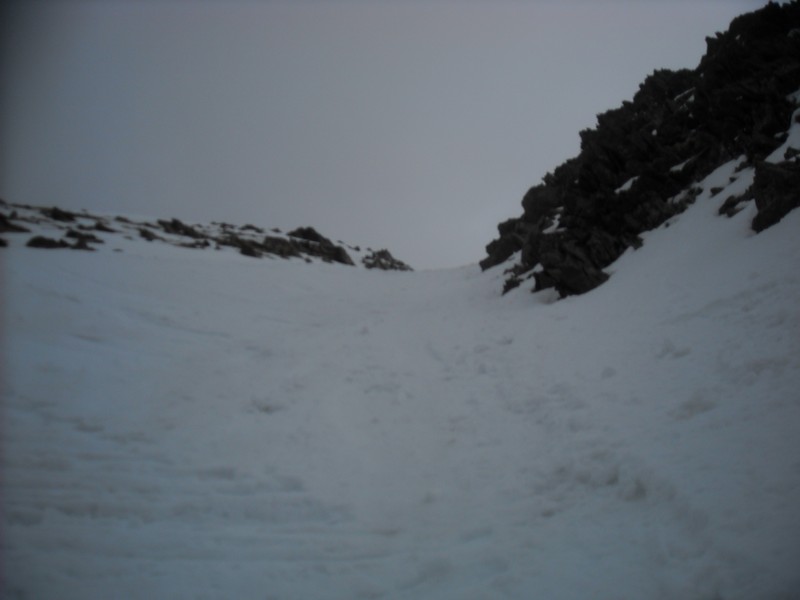 #7 Couloir : Vue vers le haut, on est dans le raide Couloir : Vue vers le haut, on est dans le raide