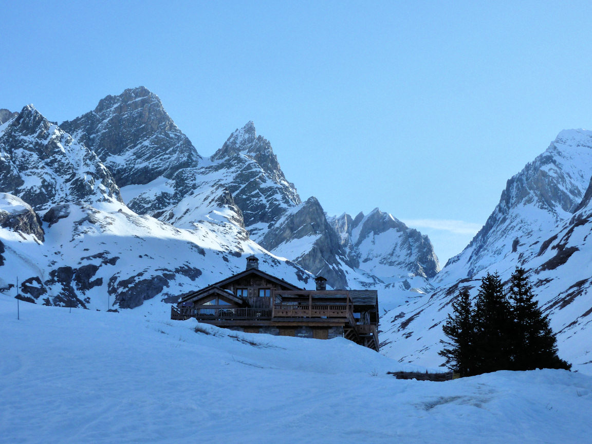 #19 Refuge des Barmettes : Parfaitement calme, à cette heure matinale. Refuge des Barmettes : Parfaitement calme, à cette heure matinale.