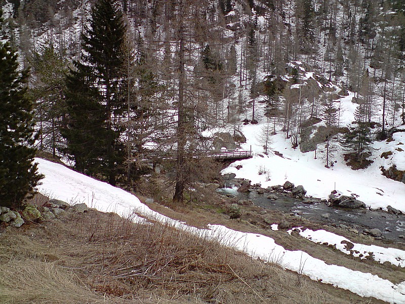 #1 Départ : Pont et sentier du départ Départ : Pont et sentier du départ