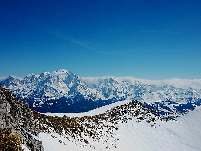 #4 Mt Charvet face W : Effet de Foehn sur la chaine du Mt Blanc Mt Charvet face W : Effet de Foehn sur la chaine du Mt Blanc