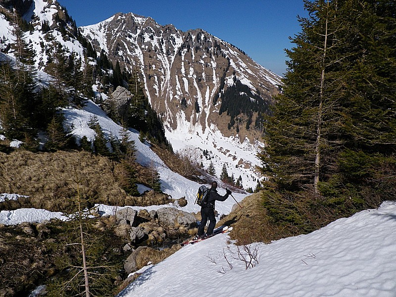 #10 Face Est du Pic de la Corne, ca sent la fin dans le Chablais. Face Est du Pic de la Corne, ca sent la fin dans le Chablais.