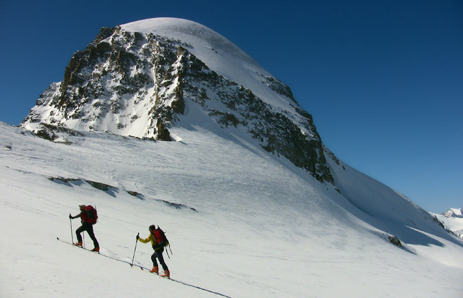 sous le col di montcorvé avec la majestueuse silhouètte du Ciarforon si particulère