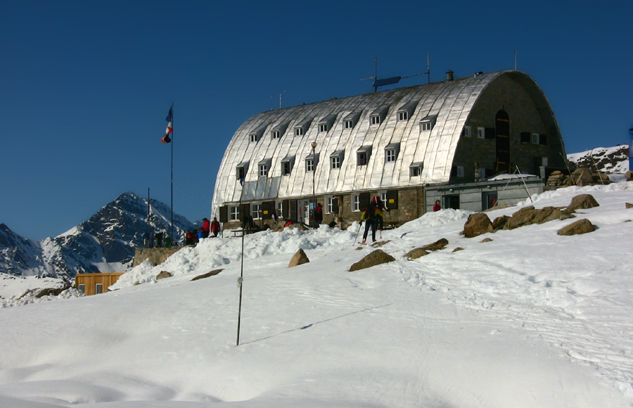 Refuge ou vaisseau spacial, très confortable en tout cas, super acceuil et bonne cuisine à l'italienne !