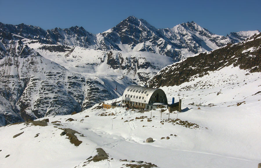#17 Refuge V. Emmanuelle et sommets frontière: Ruitor, etc... Refuge V. Emmanuelle et sommets frontière: Ruitor, etc...
