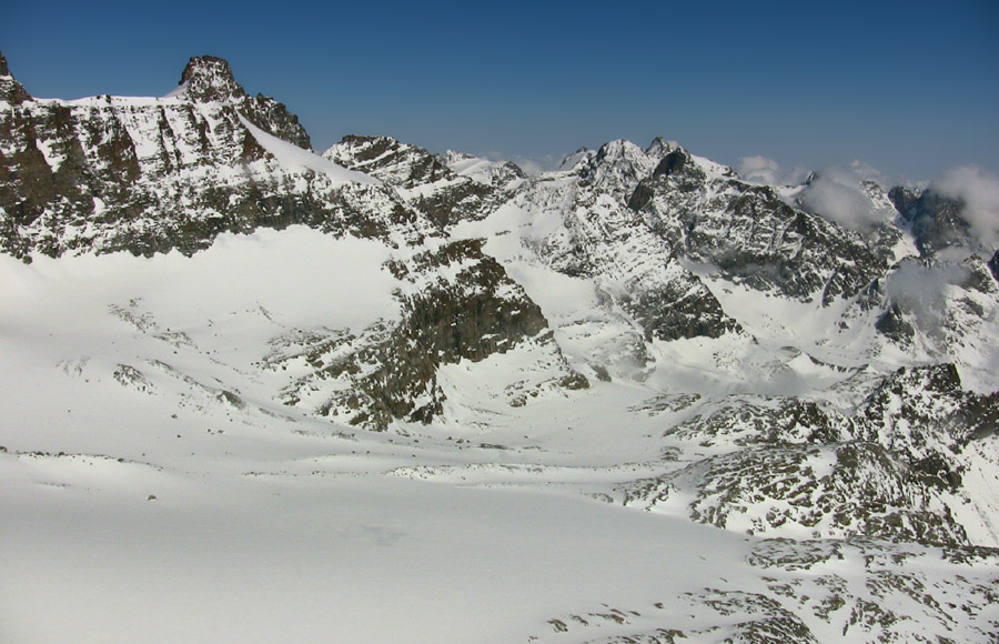 Versant Sud: Petit Paradis 3923m, Cima Herbetet et Glacier de la Tribulazione