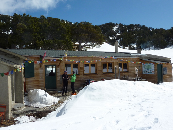 Refuge du Caporells : Très beau refuge au pied du Grand Péric