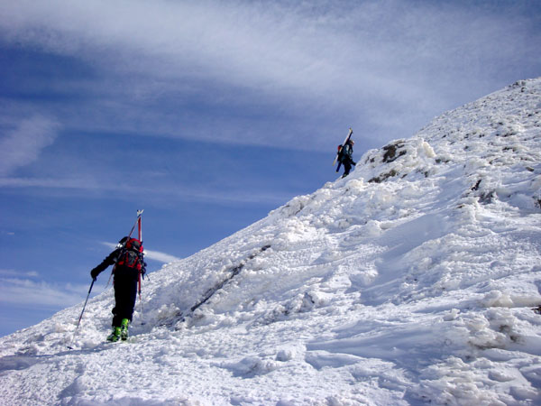 #5 Sous le sommet : Sortie du couloir nord, le vent a œuvré ! Sous le sommet : Sortie du couloir nord, le vent a œuvré !