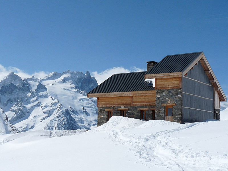 #5 Refuge du Goléon : Arrivée au refuge avec sa superbe vue sur la Meije. Refuge du Goléon : Arrivée au refuge avec sa superbe vue sur la Meije.