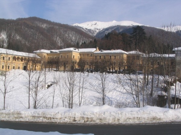 #5 Certosia di Pesio : La chartreuse du Piemont, au fond la Guardiola Certosia di Pesio : La chartreuse du Piemont, au fond la Guardiola