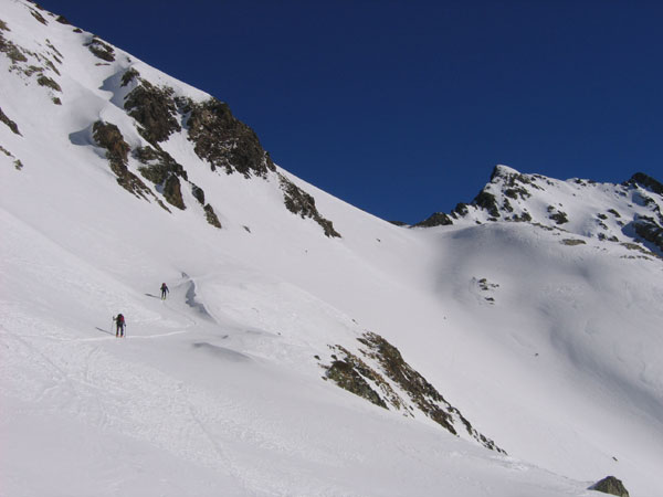 #1 Col du Coutet : Il commence à faire chaud dans ces pentes Col du Coutet : Il commence à faire chaud dans ces pentes