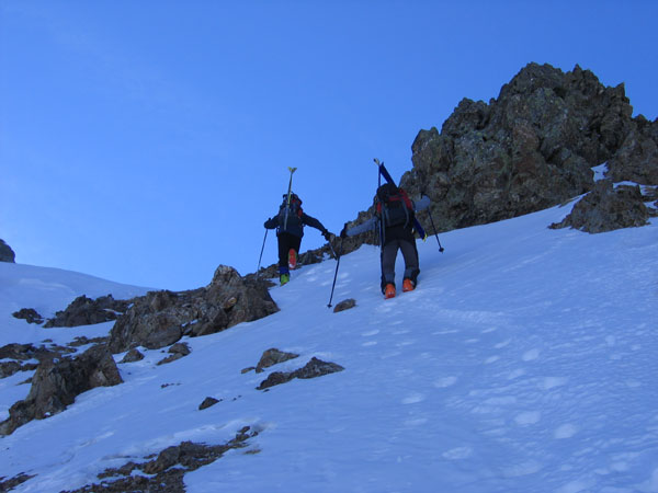 #3 Col des Lances : On en fini avec la glacière... Sèche la sortie du couloir tout de même Col des Lances : On en fini avec la glacière... Sèche la sortie du couloir tout de même