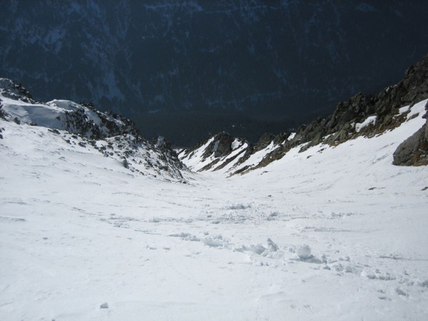 #4 Couloir SO des Grands Moulins : Voila à quoi ressemble le couloir en ce moment : un peu sec quand même, quelques cailloux sur le haut (facilement évitables !), mais juste ce qu Couloir SO des Grands Moulins : Voila à quoi ressemble le couloir en ce moment : un peu sec quand même, quelques cailloux sur le haut (facilement évitables !), mais juste ce qu'il faut de neige de printemps l'après midi pour se faire plaisir :o)