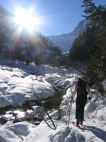 #1 Sous la Cabane du col : Enfin le soleil ! Mais bon il va falloir traverser... Sous la Cabane du col : Enfin le soleil ! Mais bon il va falloir traverser...