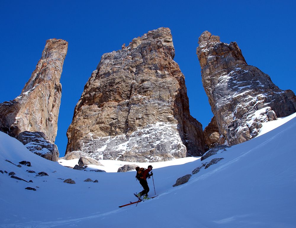 #14 Djool : au pied des tours, impressionnant ces édifices ! Djool : au pied des tours, impressionnant ces édifices !