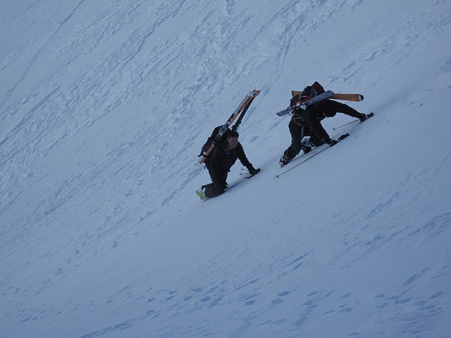 #4 Neige dure : Nous avons mis les skis sur le dos Neige dure : Nous avons mis les skis sur le dos