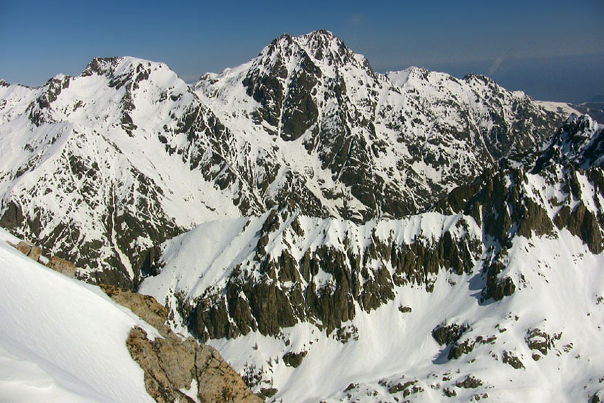 Vue sur le Mt Matto 3088m au nord