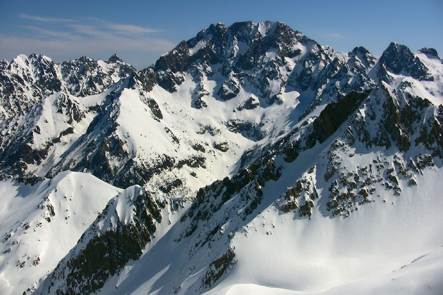 Vue du sommet: l' Argentera 3297m au centre et la Tête N des Bresses à droite