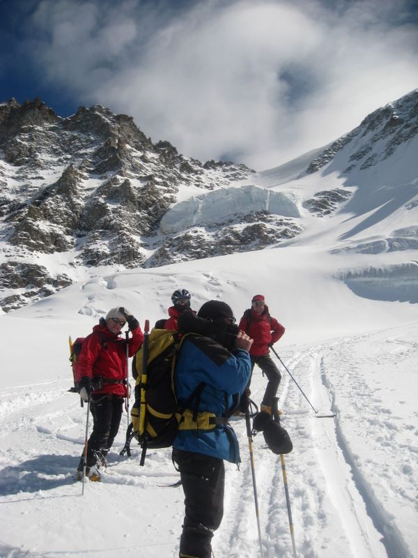 #23 Regroupement : on se regroupe pour le final de la descente Regroupement : on se regroupe pour le final de la descente
