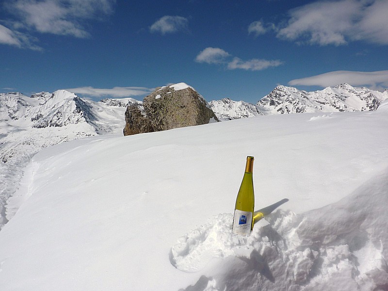 #10 apéro : Bon hé bien nous on va boire un petit vin d apéro : Bon hé bien nous on va boire un petit vin d'Alsace Grand Cru offert par Jean-Pol en attendant!