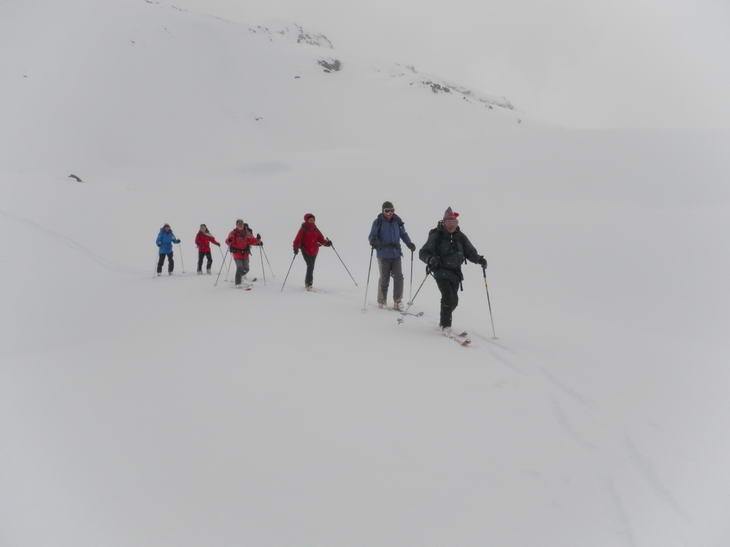#5 Procession : Jour blanc et brouillard obligent à circuler en convoi! Procession : Jour blanc et brouillard obligent à circuler en convoi!