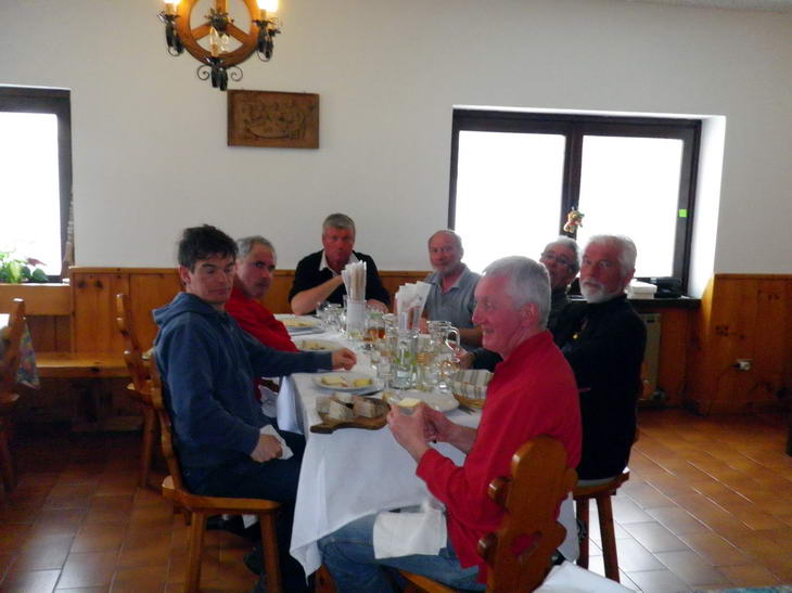 #8 Miam! : à table! Miam! : à table!