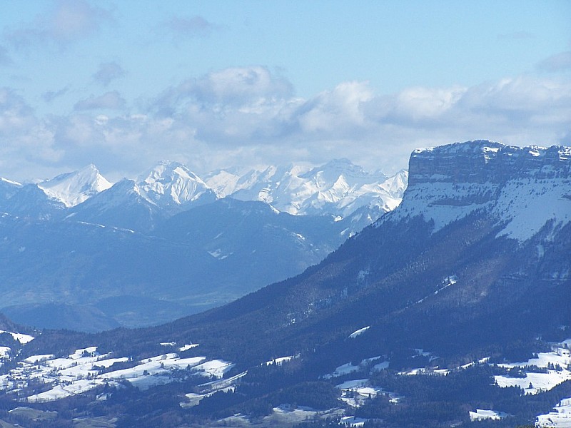 #5 Petit Som : Du sommet du petit som vu sur les Bauges (Gd Colombier, Trelod, Arcalod) et le Granier. Petit Som : Du sommet du petit som vu sur les Bauges (Gd Colombier, Trelod, Arcalod) et le Granier.