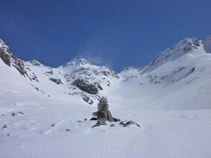 #7 tour de Comberousse : au niveau du Lac Glacé ( enfin surtout sous la neige) tour de Comberousse : au niveau du Lac Glacé ( enfin surtout sous la neige)