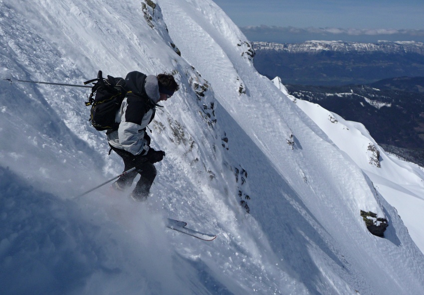 #8 Couloir N : Olivier négocie le ressaut Couloir N : Olivier négocie le ressaut