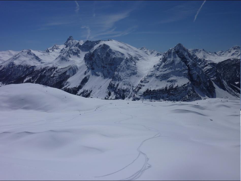 #4 Cerviere : Vue du sommet - La neige est lourde, la moitie de la trace de montee est aussi la trace de descente!! Cerviere : Vue du sommet - La neige est lourde, la moitie de la trace de montee est aussi la trace de descente!!